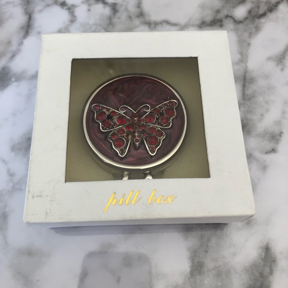 Pill box - Picture 2 of 6